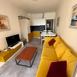 Shengjin Apartaments Kozmai Daire *