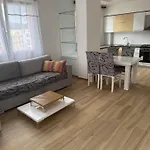 Shengjin Apartaments Kozmai Daire
