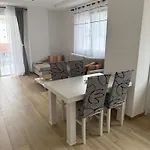 Daire Shengjin Apartaments Kozmai *