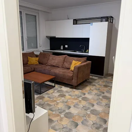 Shengjin Apartaments Kozmai