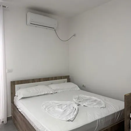 Διαμέρισμα Leon Shëngjin