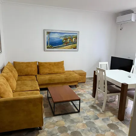 Shengjin Apartaments Kozmai アパート